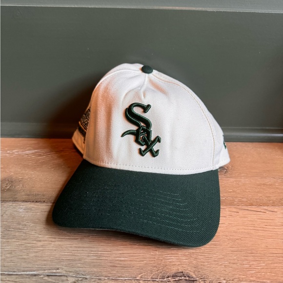 Green and Cream New Era White Sox 2005 World Champions 940 SnapBack Hat - Picture 1 of 5